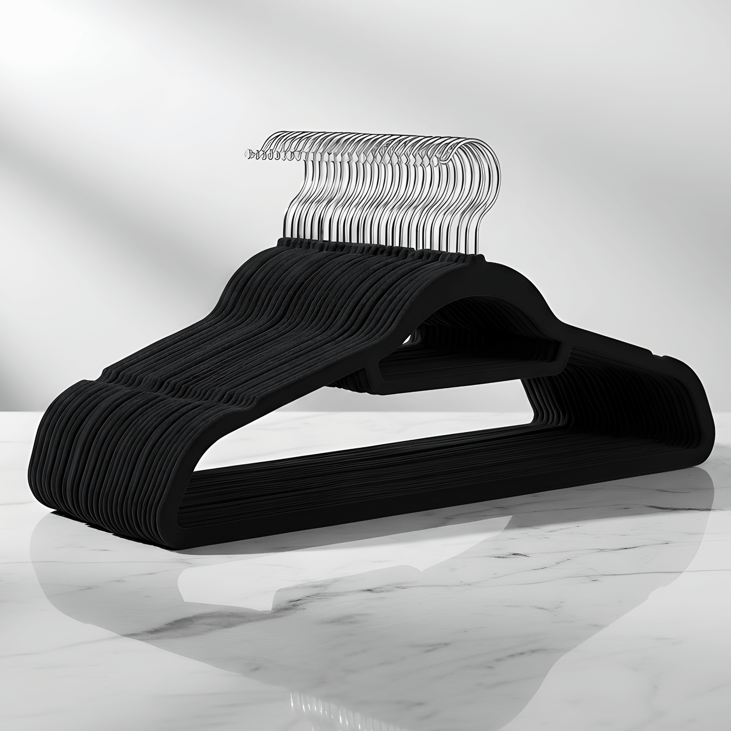 LAURA – Premium Velvet Hangers in Set of 10 with Non-Slip Surface, 360° Hook & Space-Saving Design