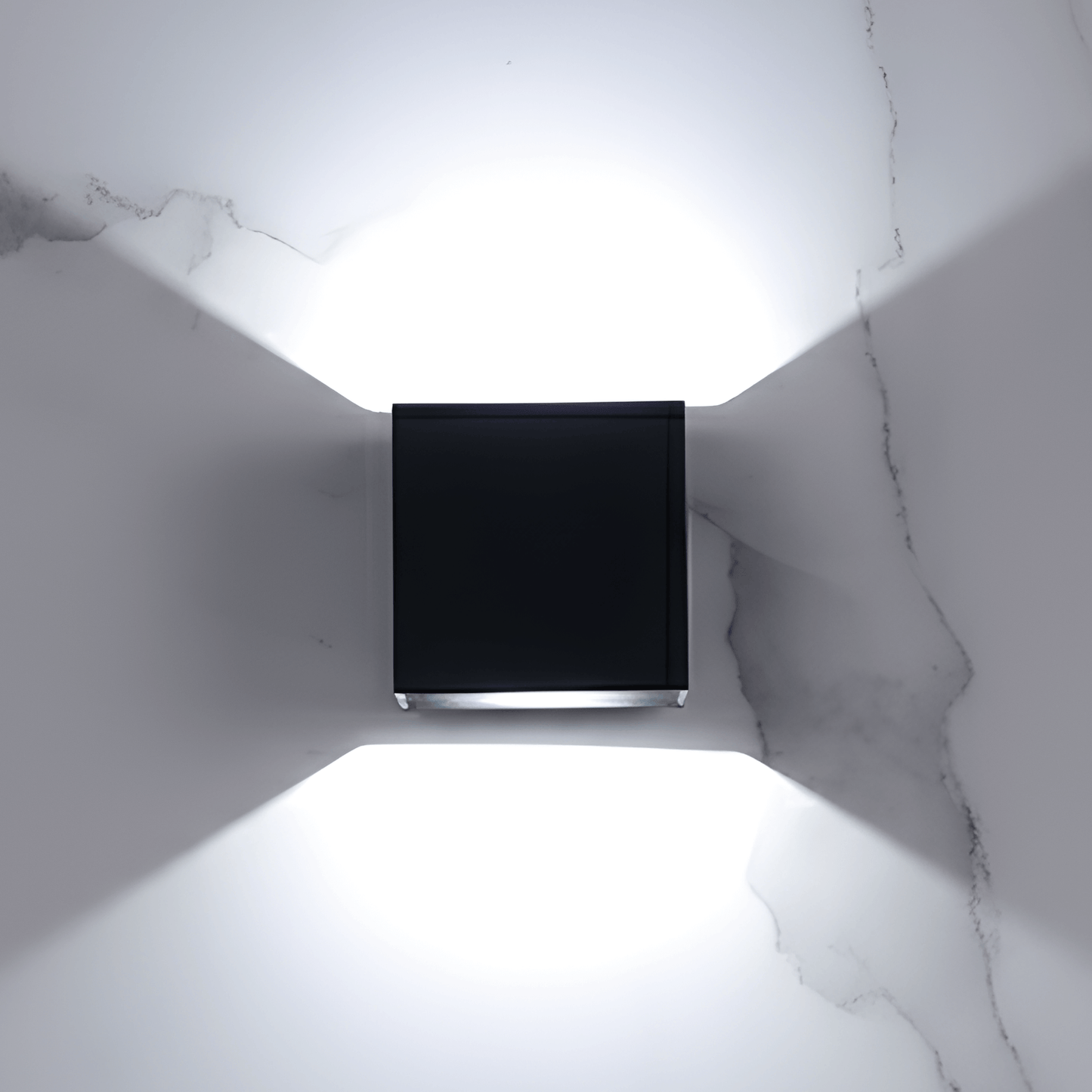 ELORA – Moderne vegglampe i aluminium med toveis LED-lys og elegant design