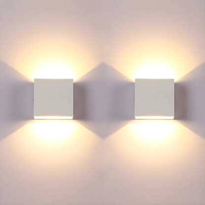 ELORA – Lampe murale moderne en aluminium avec éclairage LED bidirectionnel et design élégant.