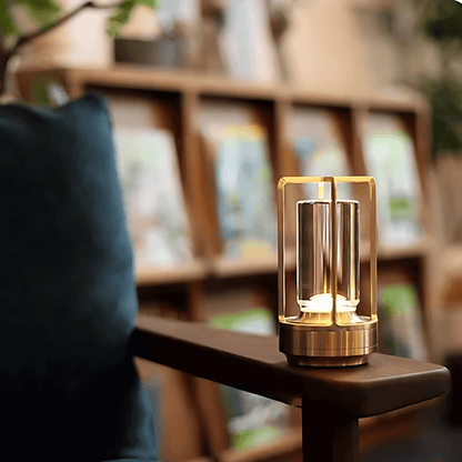 LARA – Kristall LED Bordslampa med Touchkontroll, Dimmer & Uppladdningsbart Batteri