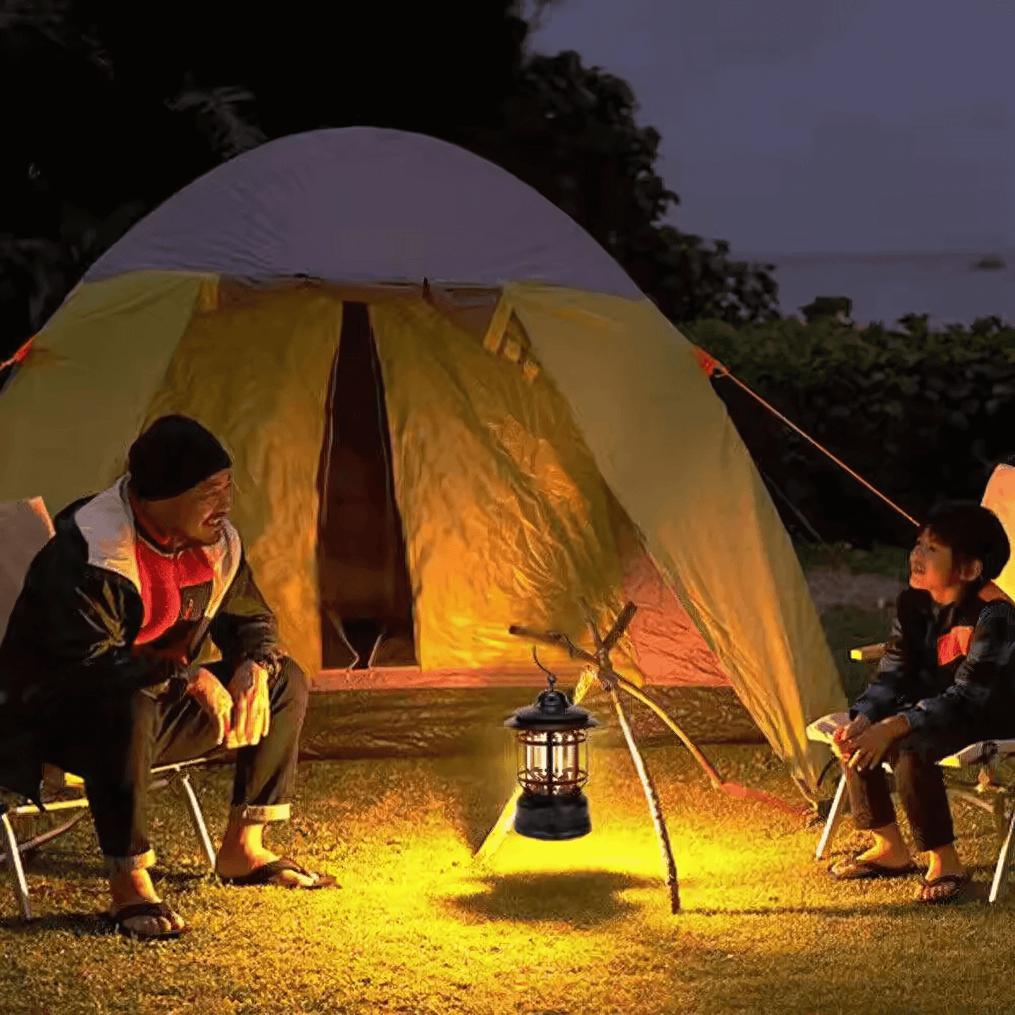 ALEX – Retro Portabel Campinglykta med LED, Typ-C Laddning & Justerbar Ljusstyrka