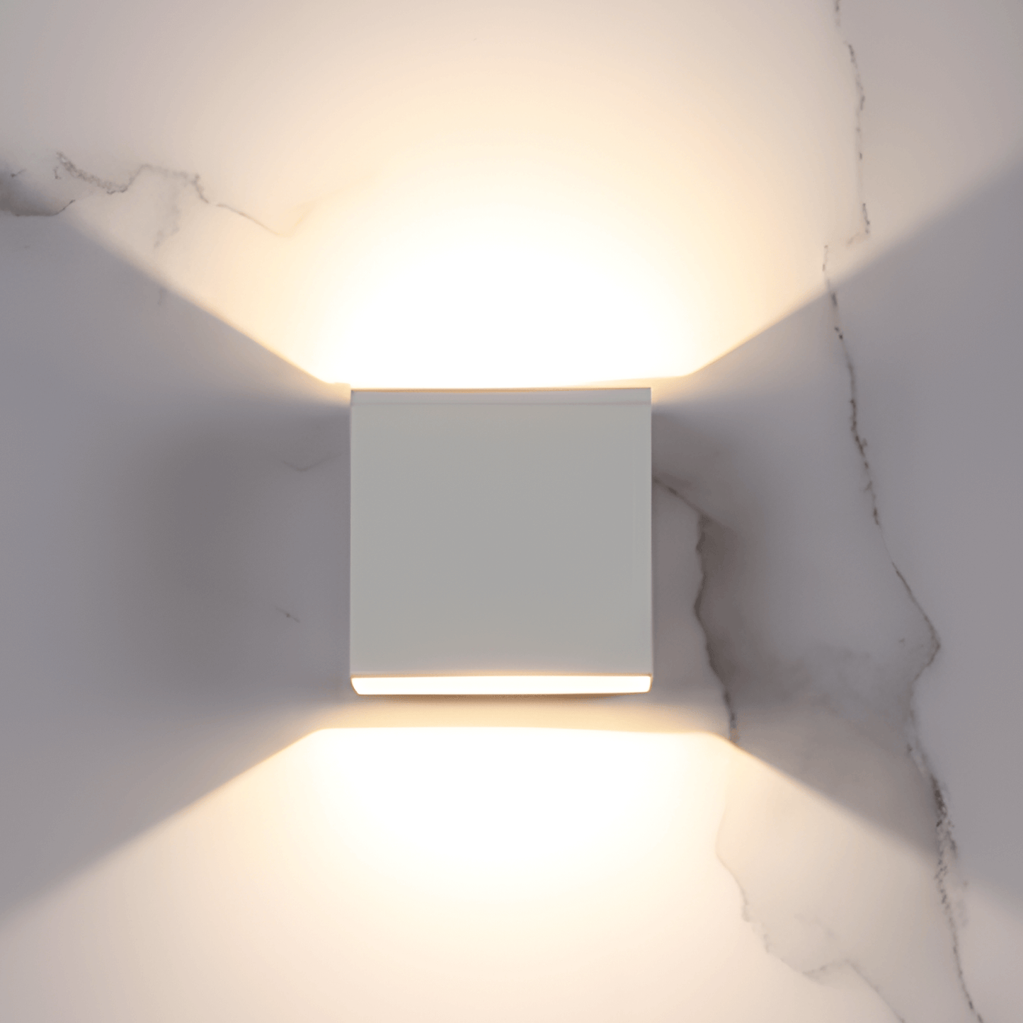 ELORA – Lampe murale moderne en aluminium avec éclairage LED bidirectionnel et design élégant.