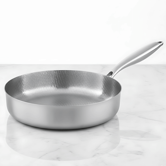 AXEL – Titanförstärkt Rostfri Stekpanna med Lotusmönster, Non-Stick Design & Kompatibilitet för Induktion och Gas