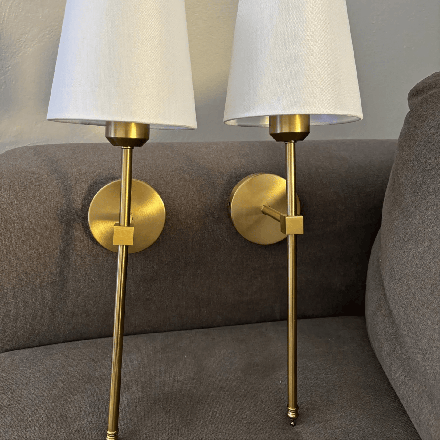 AMARA – Trådlös Vägglampa med Uppladdningsbart Batteri, Dimbart RGB-Ljus & Fjärrkontroll