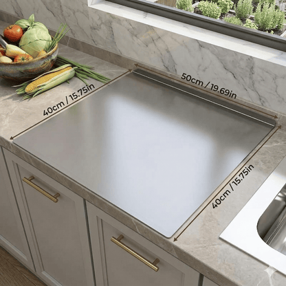AKSEL – Planche à découper en acier inoxydable avec protection antidérapante, bord sécurisé et surface résistante pour la cuisine et la pâtisserie