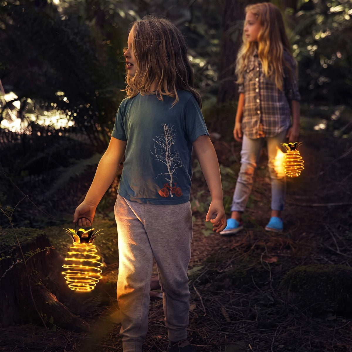 ASTRID - Pineapple-shaped Solar-powered Hanging Lamps with 600 mAh Battery for Outdoor Use