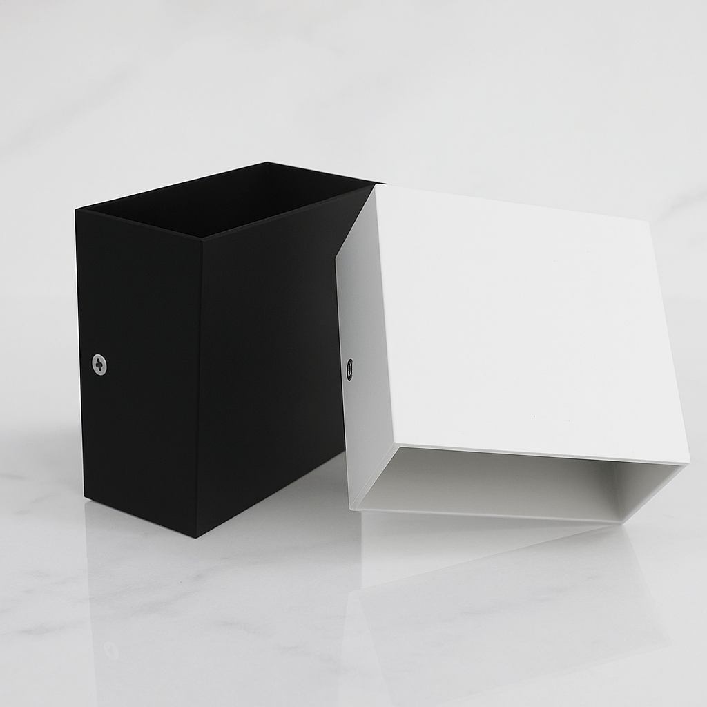 ELORA – Lampe murale moderne en aluminium avec éclairage LED bidirectionnel et design élégant.