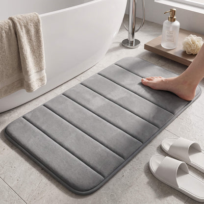 ComfortCush – Blødt Badeværelsemåtte med Hurtig Absorbering & Skridsikker Bund i Memoryskum