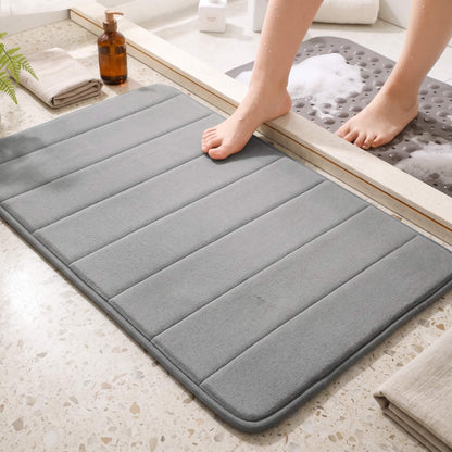 ComfortCush – Blødt Badeværelsemåtte med Hurtig Absorbering & Skridsikker Bund i Memoryskum