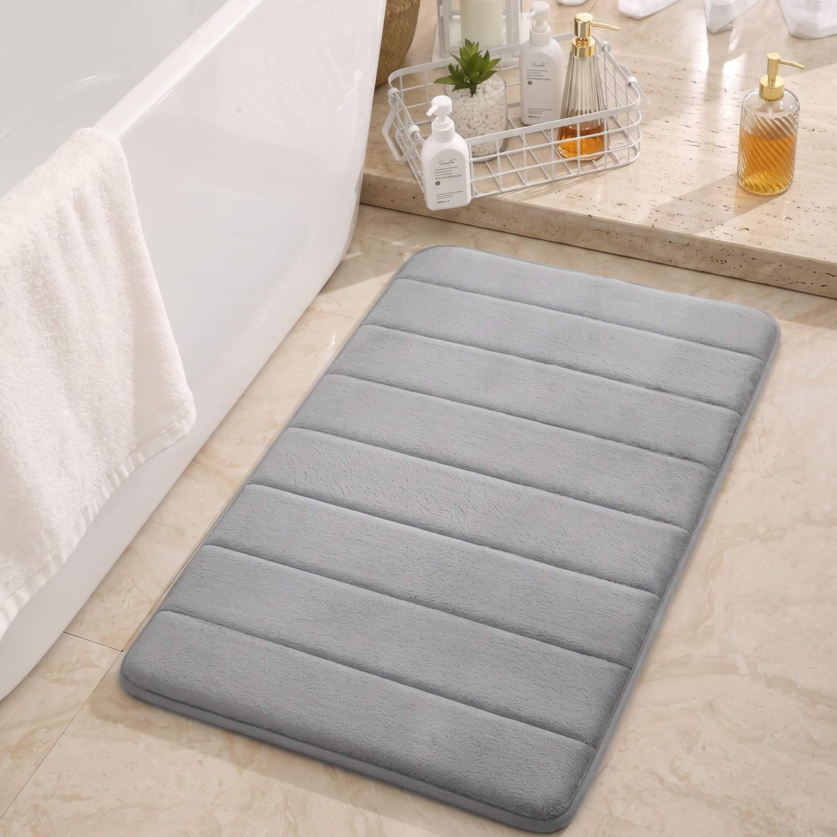 ComfortCush – Blødt Badeværelsemåtte med Hurtig Absorbering & Skridsikker Bund i Memoryskum