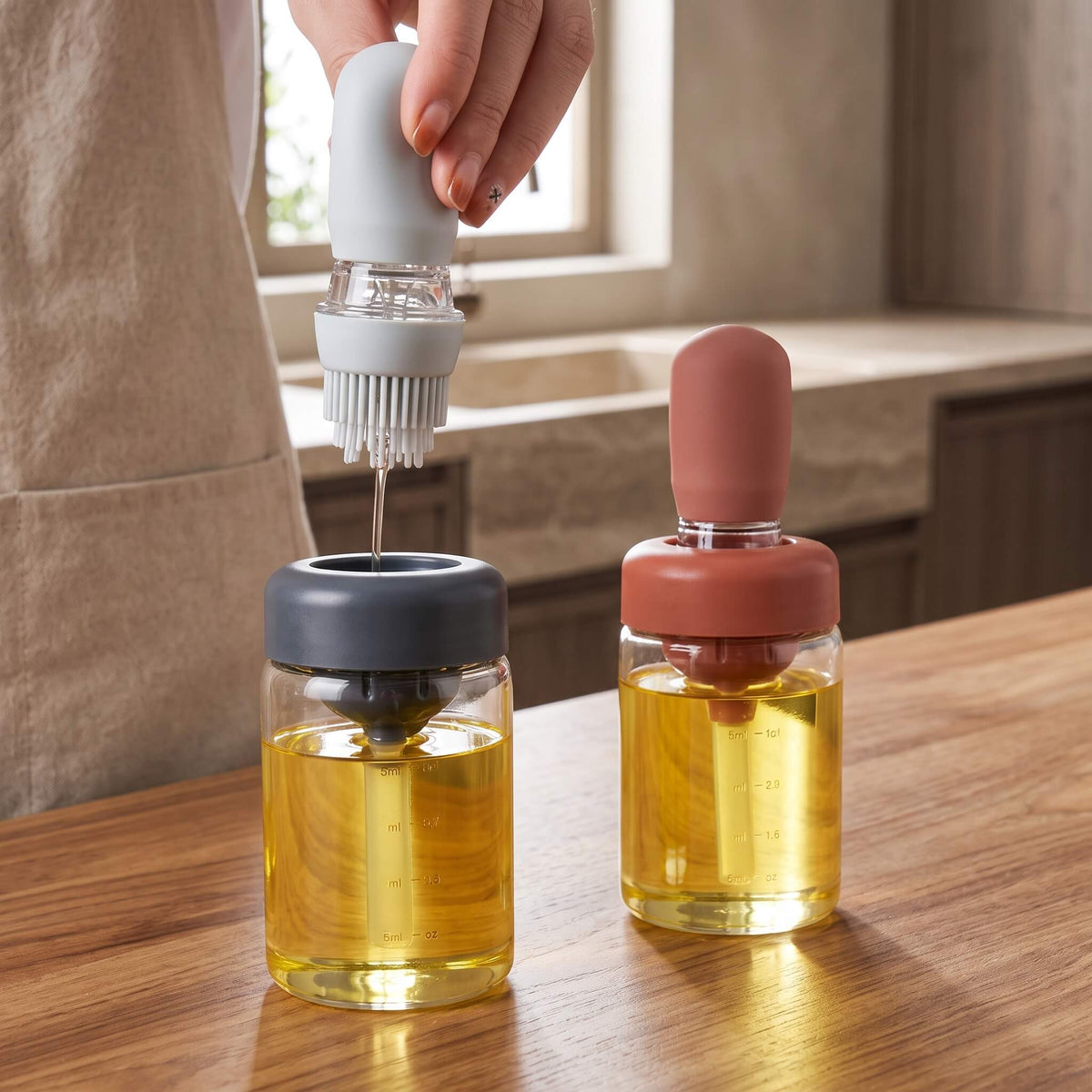 GUSTAV – Oil Bottle With Silicone Brush – Glass Oil Dispenser for Cooking and Grilling