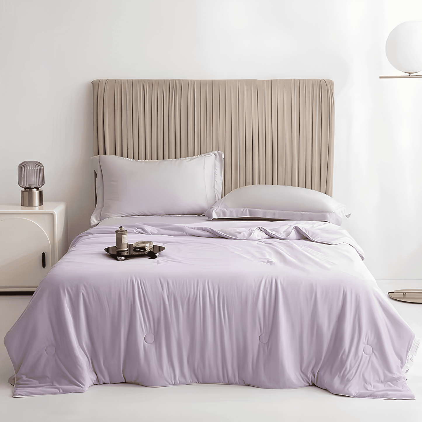 SIXTEN – Kylande Täcke i 100% Polyester med Q-max 0,44 – Twin eller Queen