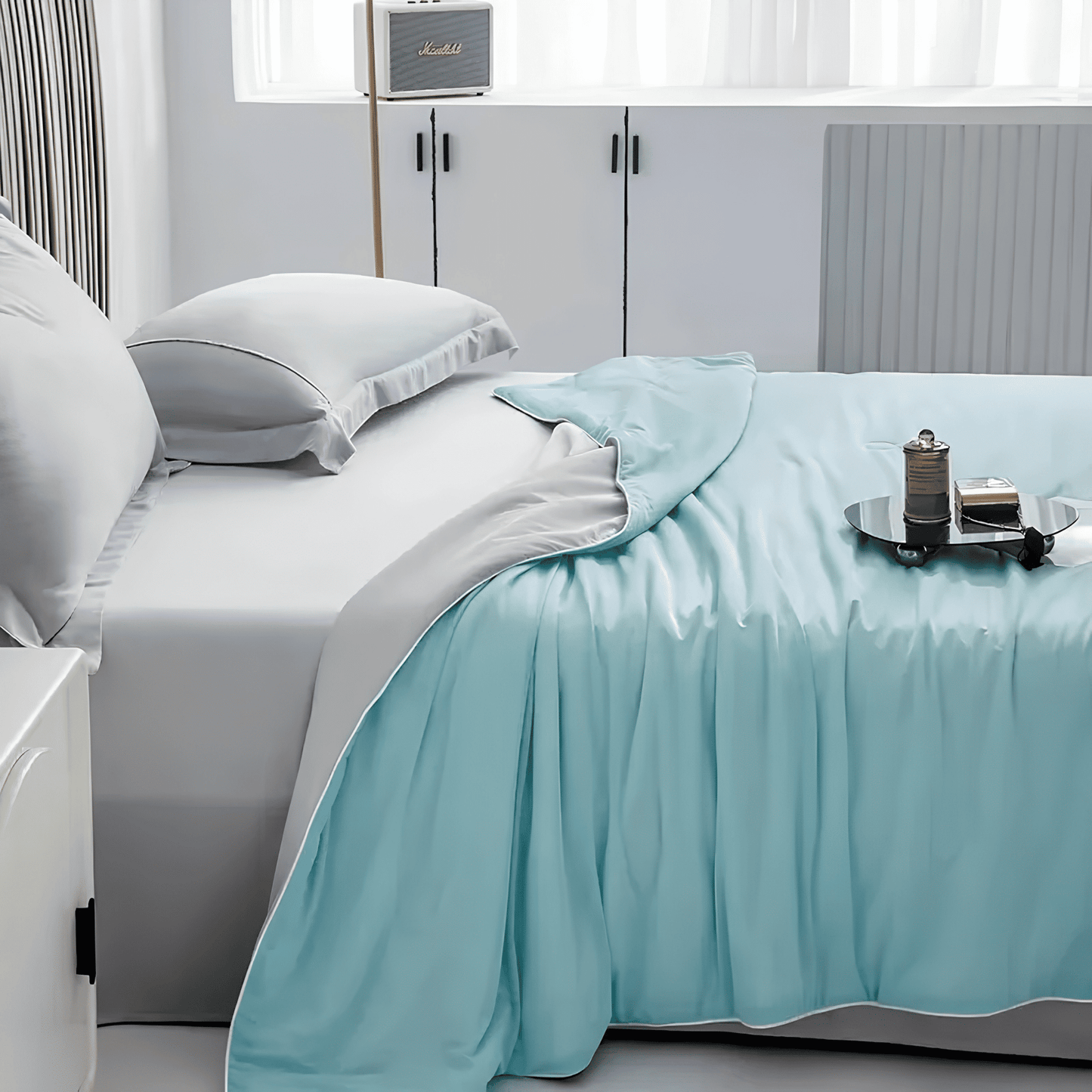 SIXTEN – Kylande Täcke i 100% Polyester med Q-max 0,44 – Twin eller Queen