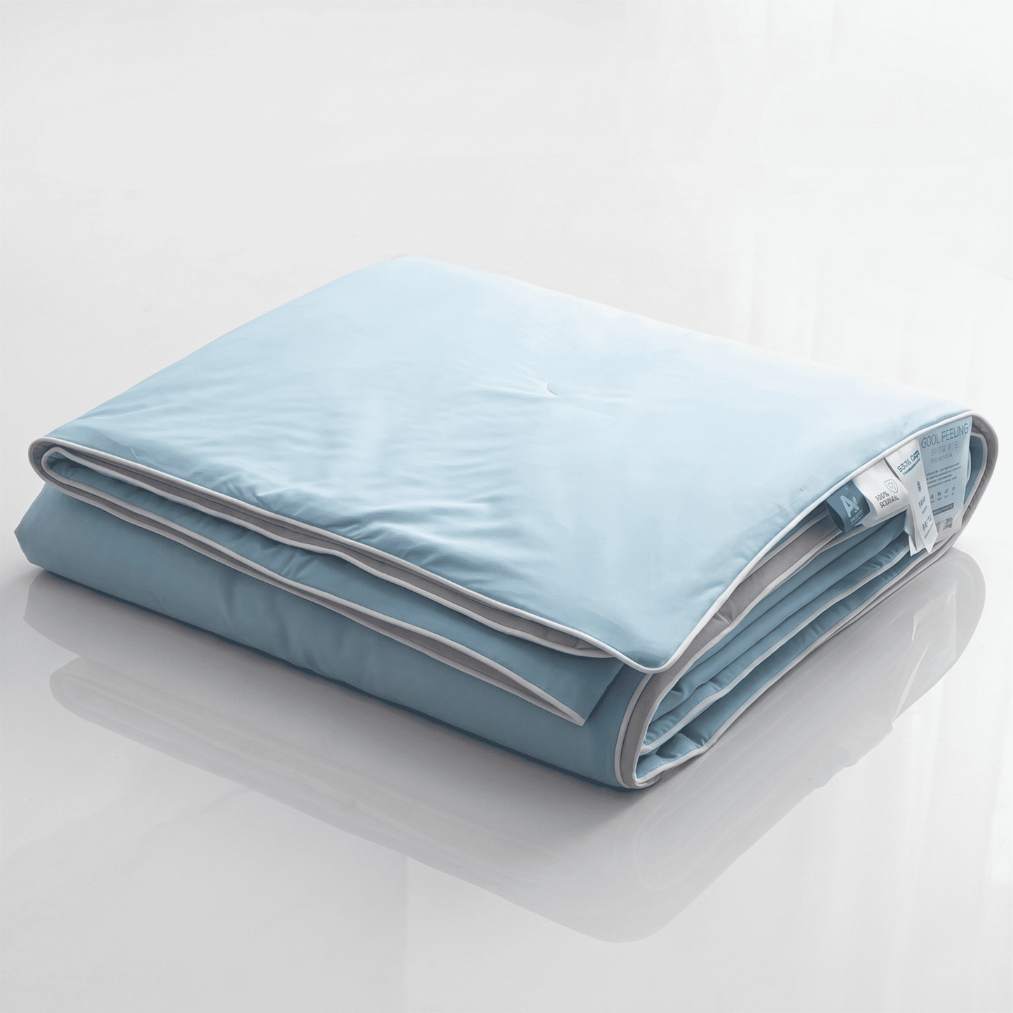 SIXTEN – Kylande Täcke i 100% Polyester med Q-max 0,44 – Twin eller Queen
