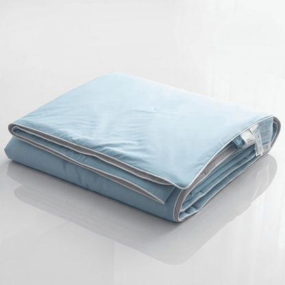 SIXTEN – Kylande Täcke i 100% Polyester med Q-max 0,44 – Twin eller Queen