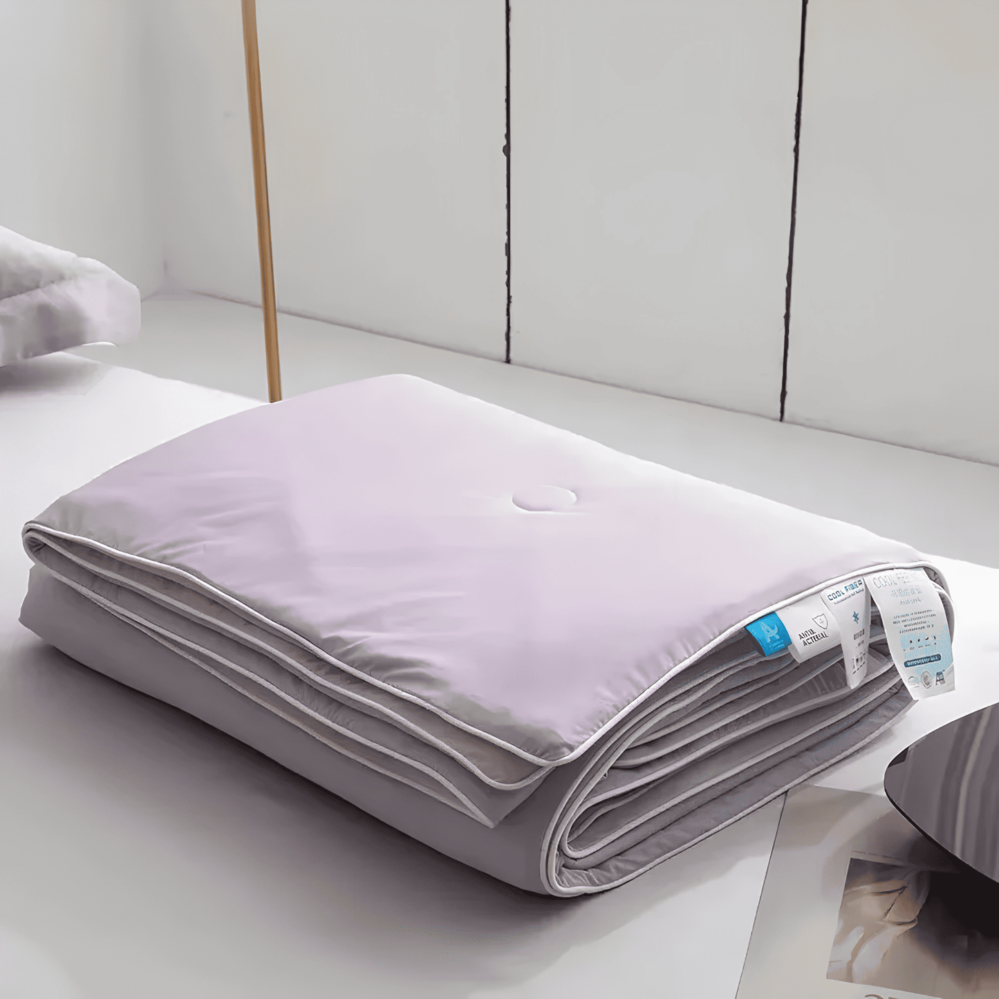 SIXTEN – Kylande Täcke i 100% Polyester med Q-max 0,44 – Twin eller Queen