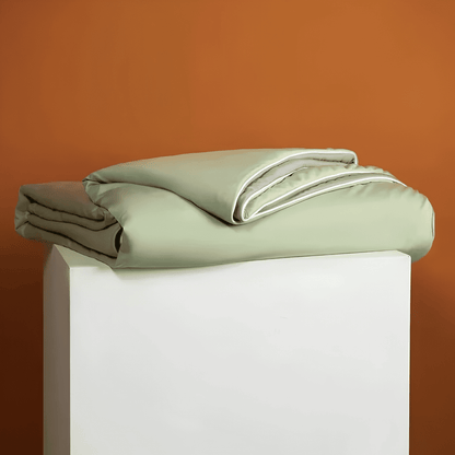 SIXTEN – Kylande Täcke i 100% Polyester med Q-max 0,44 – Twin eller Queen